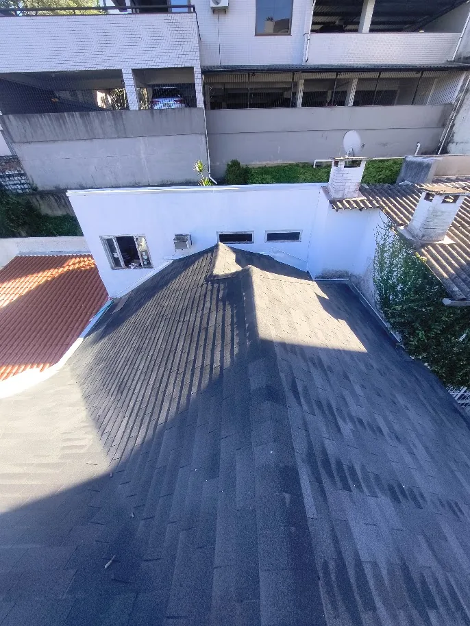Cobertura Shingle concluída em residência